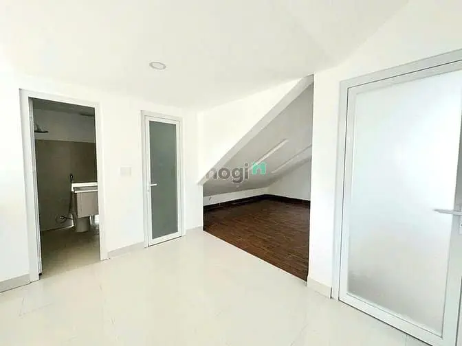 Cho Thuê Biệt Thự - Đường Nguyễn Văn Trỗi Ngang 8M – Giá Chỉ 3X Triệu