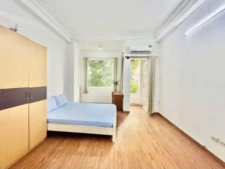 Ban Công Cửa Sổ Thoáng Mát Tại Đào Duy Anh- Cạnh Đường Hồ Văn Huê