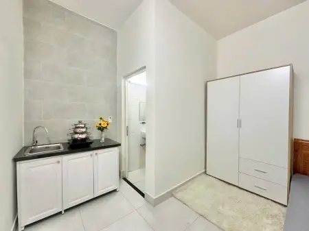 Phòng Thoáng Đầy Đủ Tiện Nghi Ô Tô Tân Nơi Gần Khu Chế Xuất, Đh Tài Chính Mkt