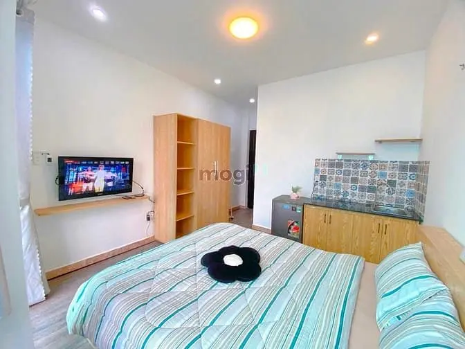 Cho Thuê Căn Hộ Ban Công Thoáng Gần Công Viên 23/9 Ngay Trung Tâm Q1