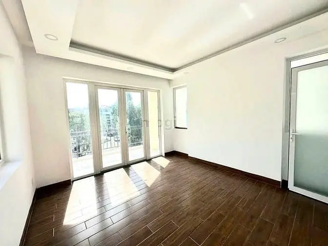 Cho Thuê Biệt Thự - Đường Nguyễn Văn Trỗi Ngang 8M – Giá Chỉ 3X Triệu