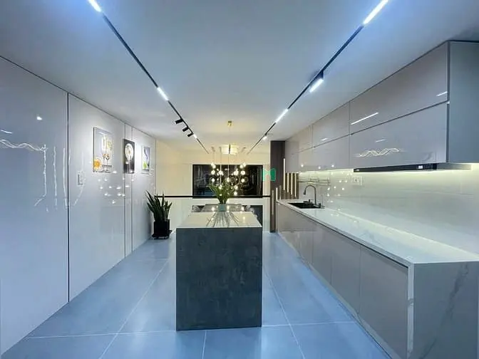 Bán Nhà Hxh Lạc Long Quân - Q11- Có Thang Máy - Giá 9,99 Tỷ