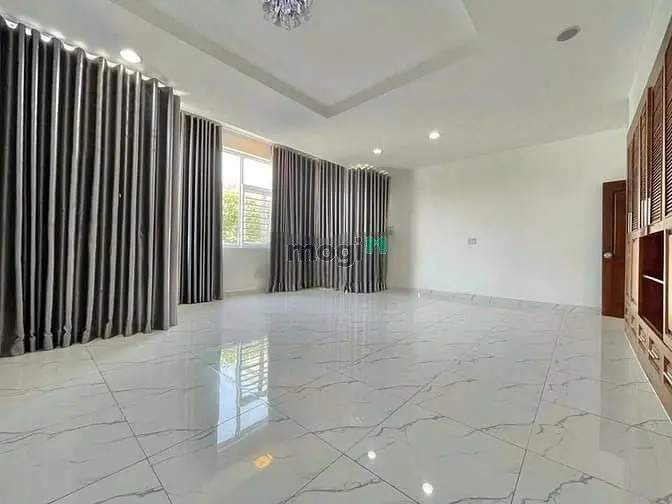 Tuyến Đường Kinh Doanh Sầm Uất Về: Thời Trang, Spa, Phòng Khám......