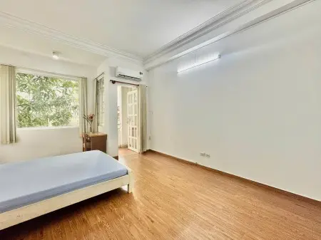 Ban Công Cửa Sổ Thoáng Mát Tại Đào Duy Anh- Cạnh Đường Hồ Văn Huê