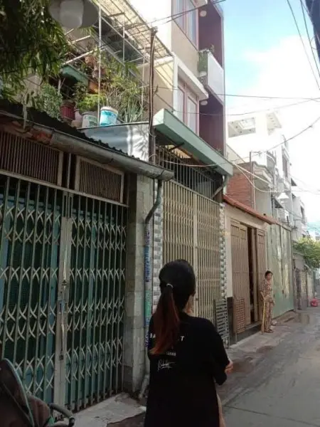 Nhà Quận 4 - An Ninh, Yên Tĩnh - Giá Rẻ