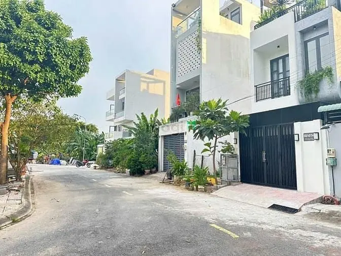 Bán Nhà Trục Chính Hẻm 68 Diamond Town Bưng Ông Thoàn, Phú Hữu, Q9