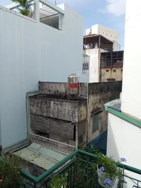 Cho Thuê Phòng Rộng 40M2, Bacon Trồng Cây, Thoáng.