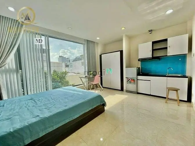 Căn Hộ Cửa Sổ Kính Lớn Ở Thạch Thị Thanh Q1 Gần Cv Lê Văn Tám