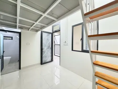 Phòng Gác Lửng Cao Cấp Ngay Gần Chợ Hoàng Hoa Thám