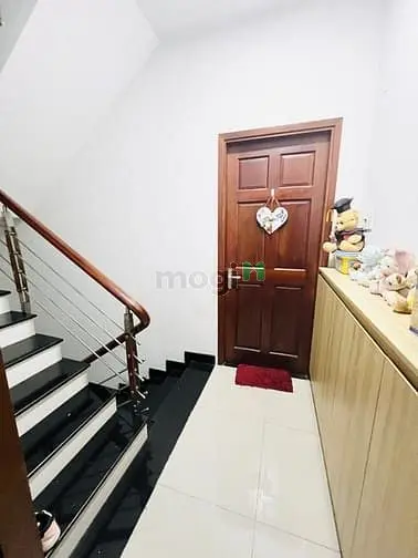 Mặt Tiền Kinh Doanh• Lâm Văn Bền• Q7• 4 Tầng• 90M2(5X18)• Dt 600Tr/Năm