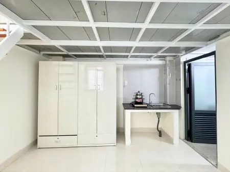 Phòng Gác Lửng Cao Cấp Ngay Gần Chợ Hoàng Hoa Thám