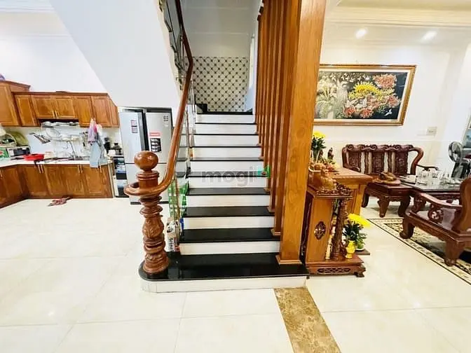 Mặt Tiền Kinh Doanh• Mai Văn Vĩnh• Q7• 5 Tầng• 87M2(5.2X17)• 5Pn• 6Wc