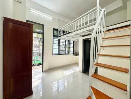 Phòng Ban Công Full Nội Thất Ngay Ngã Tư Bảy Hiền