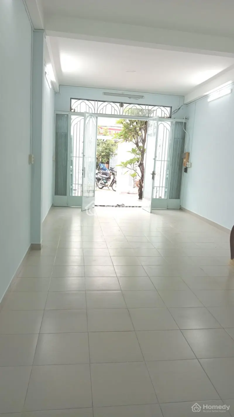 Sát Mặt Tiền Bình Phú. 1T,1L,1Th. Sân Rộng Để Xe Hơi, Mới Sơn Sửa