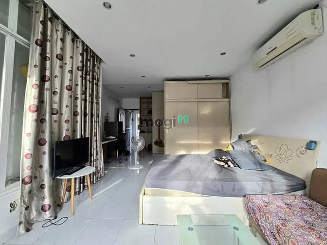 Trọ Trung Tâm Quận 1 Ban Công Lớn Gần Bùi Viên, Vlu. Full Nội Thất