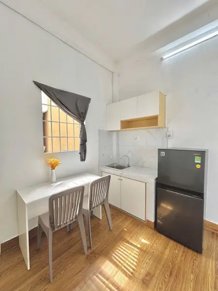 Cam Kết Y Hình_Cho Thuê Phòng Bình Thạnh Rộng 38M2 Ban Công Full Nội Thất Gần Cầu Bông Giáp Q1