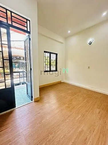 Hơn 4 Tỷ – Nhà 3 Tầng Gần Tên Lửa – 3Pn – Hẻm 4M