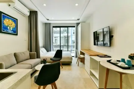 Căn Hộ Cao Cấp Ban Công 40M2 Thang Máy Gần Chợ Bến Thành, Bùi Viện, Pullman, Smart View