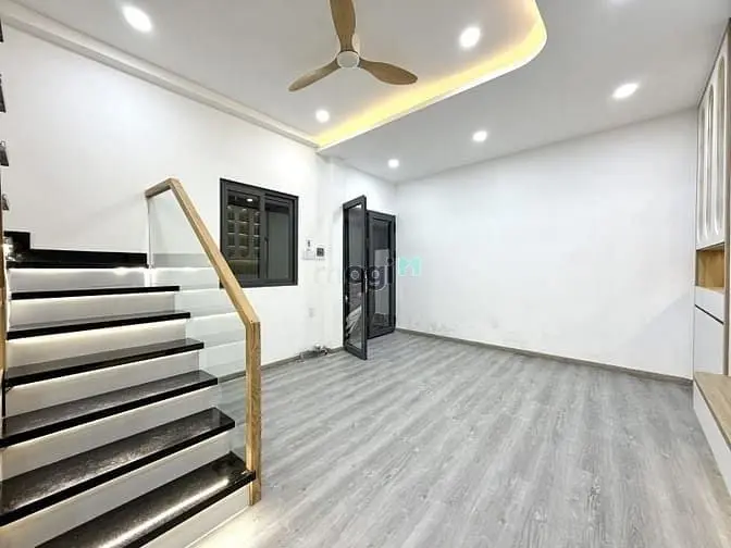 [Bán Nhà Quận 10] Nhà Đẹp Mới Tinh – Sáng Như Kim Cương Hoà Hưng