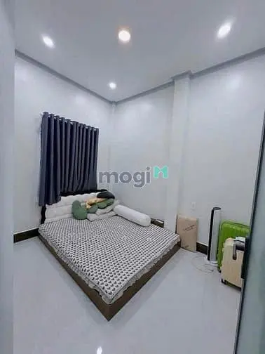 Nhà Nguyên Căn Giá Siêu Rẻ, Nằm Ngay Hàng Xanh