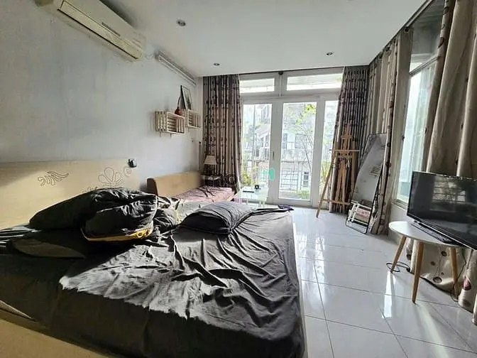 Trọ Trung Tâm Quận 1 Ban Công Lớn Gần Bùi Viên, Vlu. Full Nội Thất