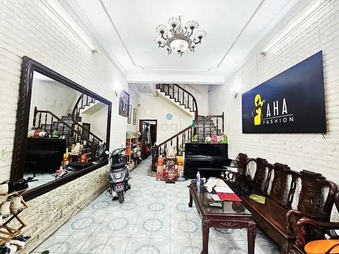 Nguyễn Khang – Cầu Giấy – Ô Tô – 85 M2 – 4 T – Mt 4.3 M – Giá 17.8 Tỷ.