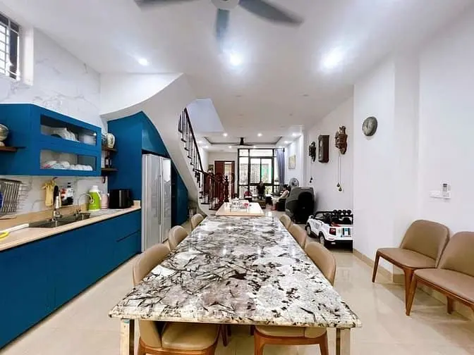 Bán Nhà Hoàng Văn Thái- Gần Phố- 2 Thoáng- Ngõ Thông Ô Tô- 81M- 18.8Tỷ