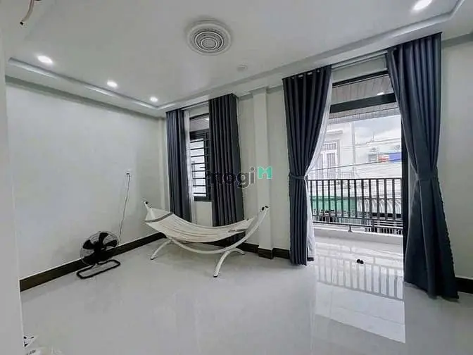 Nhà Nguyên Căn Giá Siêu Rẻ, Nằm Ngay Hàng Xanh