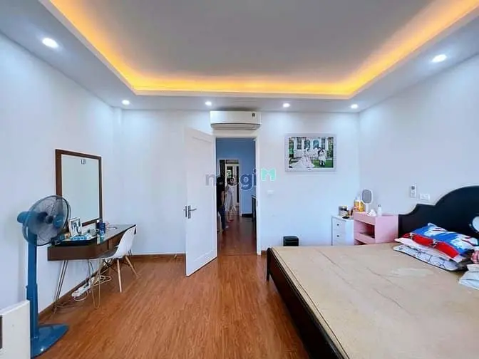 Bán Nhà Hoàng Văn Thái- Gần Phố- 2 Thoáng- Ngõ Thông Ô Tô- 81M- 18.8Tỷ