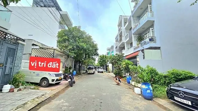 Bán Đất Đường 671 Lê Văn Việt , Tân Phú, Q9 - Dt : 64M2 . Hẻm Rộng 10M