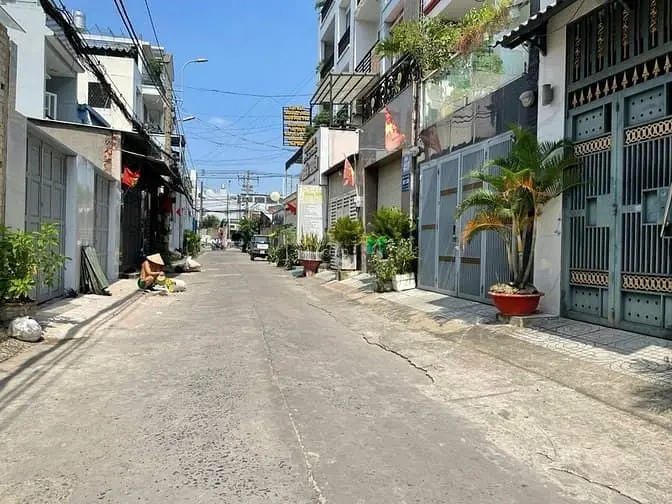 Bán Gấp Nhà 1 Lầu, 2 Mt Trước Sau, Dt: 72M2. Hẻm 441/ Lê Văn Qưới.