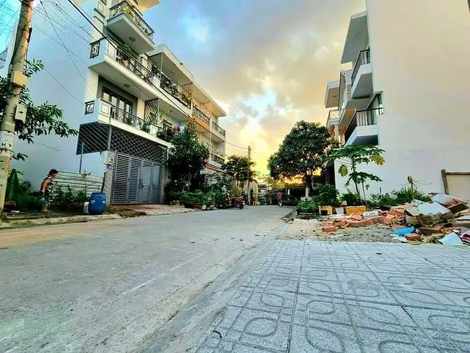 Bán Đất Đường 671 Lê Văn Việt , Tân Phú, Q9 - Dt : 64M2 . Hẻm Rộng 10M