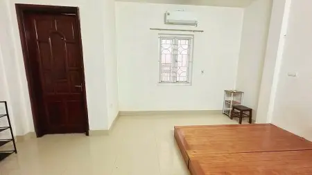 Phòng 28M² Gần Hồ Tây – Trống Sẵn, Chuyển Vào Ngay!