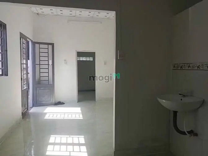 Cho Thuê Nhà Đường Thạnh Lộc Quận 12 Dt:4*10M 1 Lầu 1Pn 1Wc Giá 4Tr