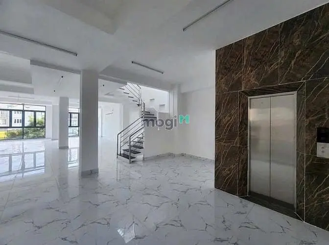 Cho Thuê Tòa Nhà Mặt Tiền Gần Tô Hiến Thành Q10