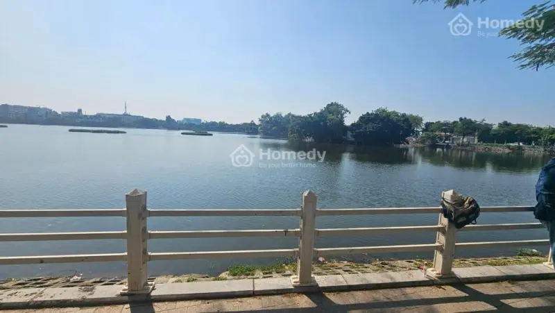 Mặt Phố Trúc Bạch _ Lô Góc 3 Thoáng _View Hồ _Kinh Doanh Đỉnh Của Chóp