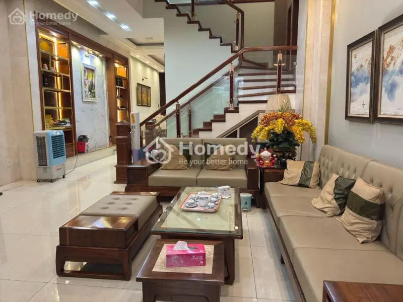 Cần Bán Nhà Xây Cao Cấp Tại Trung Tâm Thành Phố