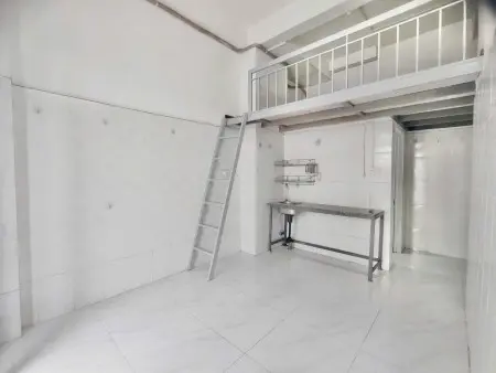 Phòng Ban Công + Máy Lạnh Kế Bên Chợ Đêm Man Thiện, Cách Hutech E 10P Di Chuyển