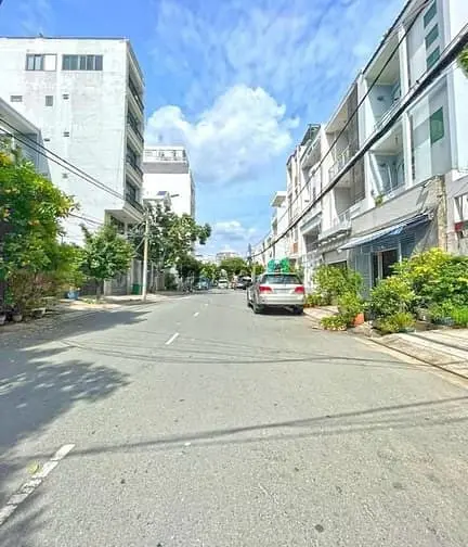 Hàng Thơm - Nhà Cấp 4 Tiện Xây Mới 3X18M Đường Số Chợ Tân Quy, Quận 7