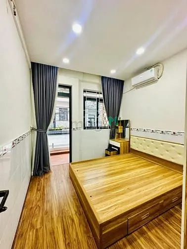 Nhà Phố Trung Tâm Quận 11 - Không Gian Sống Đẳng Cấp - Giá Thuê Hợp Lý