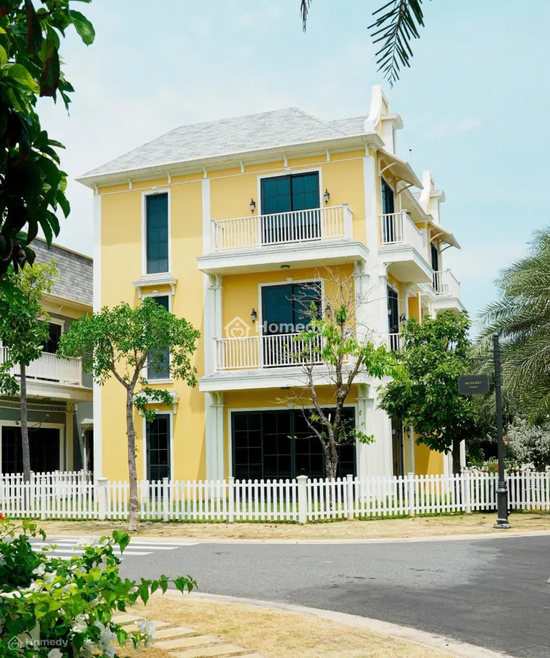 Bán Biệt Thự Biển 220M2, Vị Trí Biển, Hoàn Thiện Thô, Giao Dịch Nhanh