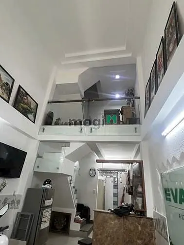 Nhà Đẹp 2 Tầng Hhm Xe Hơi Đến Tận Cửa Phan Văn Trị, Phường 11 2 Tỷ 690