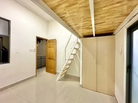 Phòng Gác Lửng Mới Ngay Cv Gia Định, Gần Iuh, Bv 175