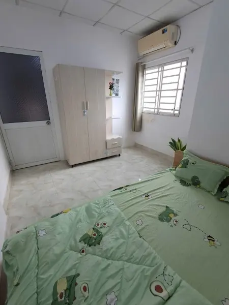 Cho Thuê Phòng Trọ Tách Bếp Giá Rẻ Cửa Sổ Lớn Ngay Cầu Kiệu, Chợ Tân Định, Công Viên Lê Văn Tám