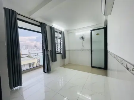 Phòng Ban Công 6M Siêu Lớn - Full Tiện Ích - Nhà Thang Máy An Ninh