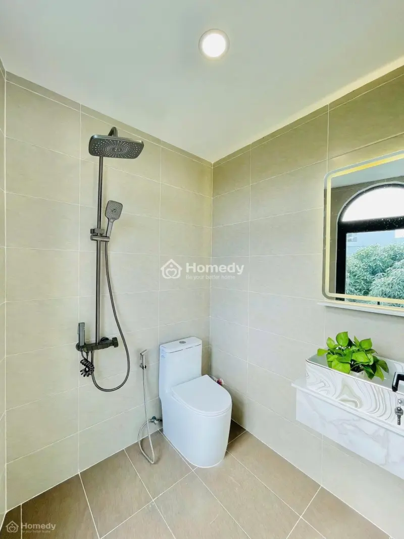 Ngay Trung Tâm Q.10 Mà Chỉ Với 1 Tỷ 730, Sở Hữu Ngay Căn Nhà Mới Đẹp, Giá Quá Hời