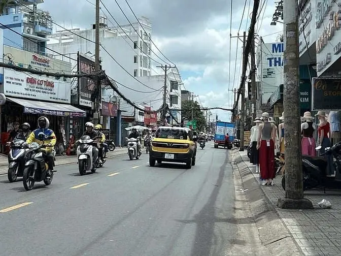 Chdv Mặt Tiền 7M 148M2 6T 17Pn T.máy Dt 70Tr Ngay Cv Làng Hoa 29.5 Tỷ