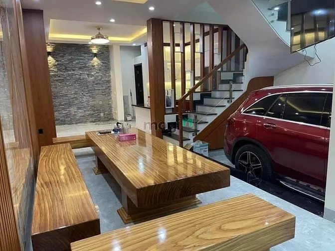 An Dương Vương – Tây Hồ - Ô Tô – 81 M2 – 4 T – Mt 6.4 M – Giấ 14.9 Tỷ.