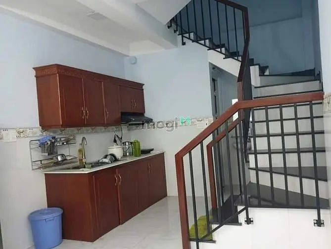 Nhà Cho Thuê: 341/C Lạc Long Quân, (3.6X10M 3L 3Pn), 13.5Tr