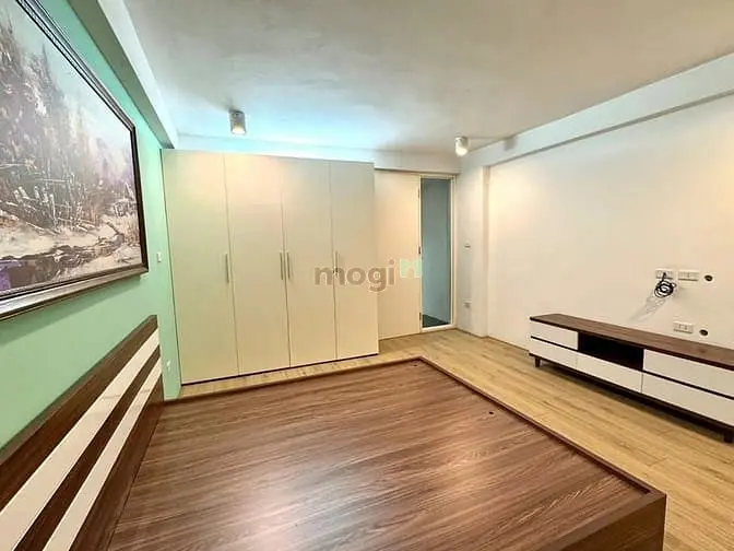 Bán Nhà Đẹp Bồ Đề 32M²X 5 Tầng ,Gần Cầu Chương Dương .Giá 7,75 Tỷ